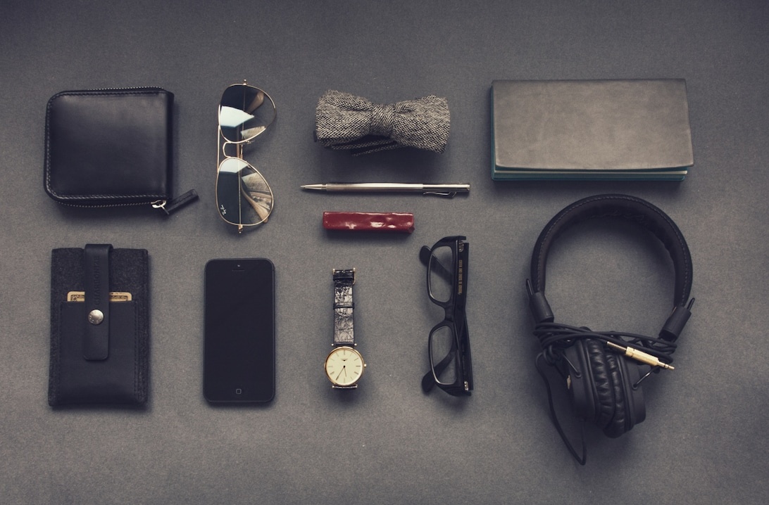 Die Renaissance der Herren-Accessoires: Wie Uhren, Taschen und Schmuck das moderne Männerbild prägen